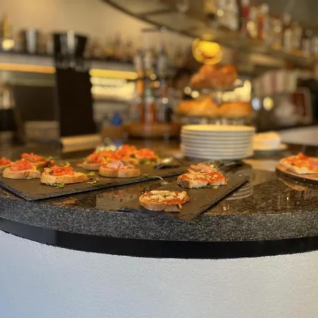 车站旅馆 * Roveredo