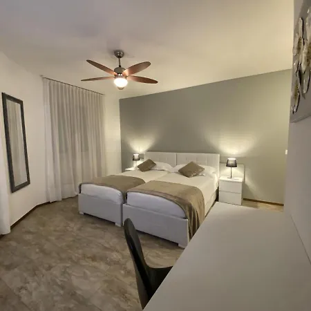 车站旅馆 酒店 *